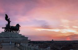 La terrazza panoramica del  Vittoriano di sera