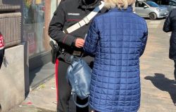 Roma, prima si finge carabiniere e poi avvocato per truffare una 85enne, ma finisce in manette