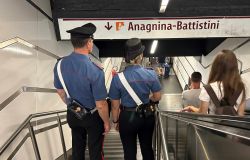 Carabinieri controlli antiborseggio
