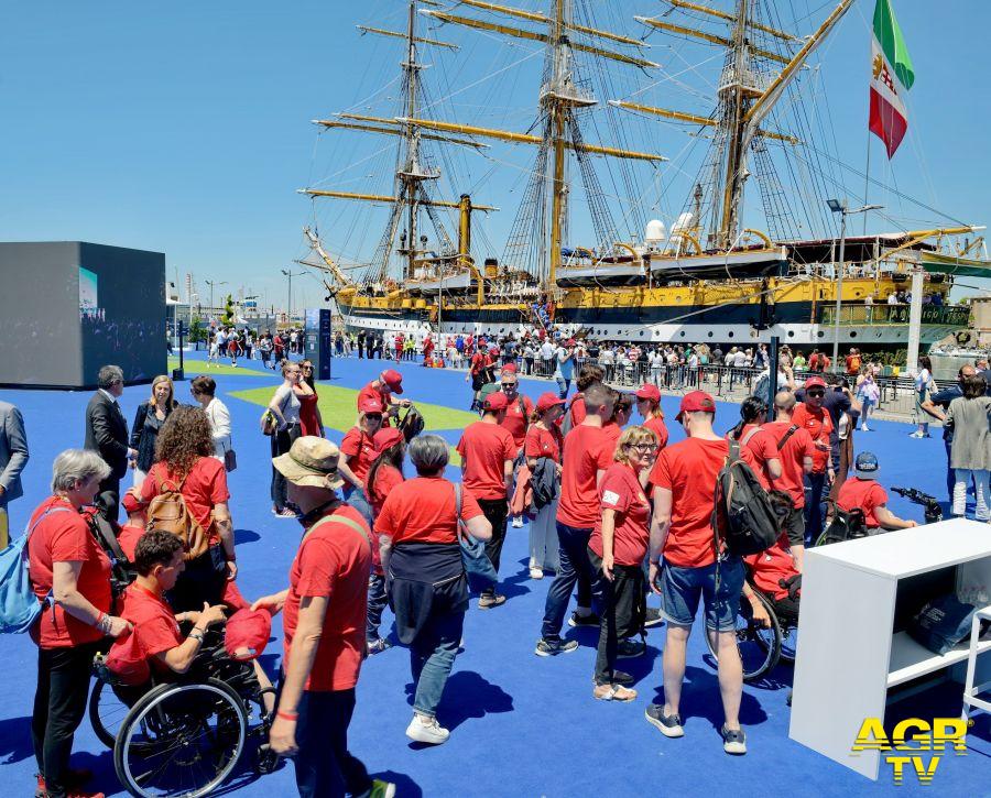 La visita all'Amerigo Vespucci La visita all'Amerigo Vespucci