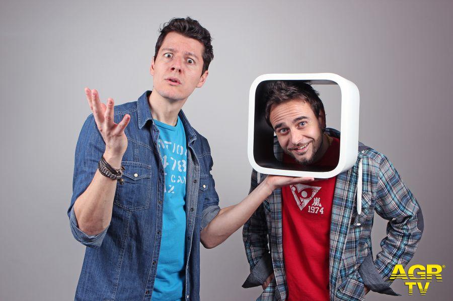 SURREAL TIME Show Comico al Teatro di Villa Lazzaroni SURREAL TIME Show Comico al Teatro di Villa Lazzaroni