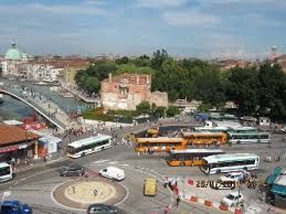 Fiumicino, bus scolastici non idonei? Fiumicino, bus scolastici non idonei?