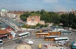 Fiumicino, bus scolastici non idonei?