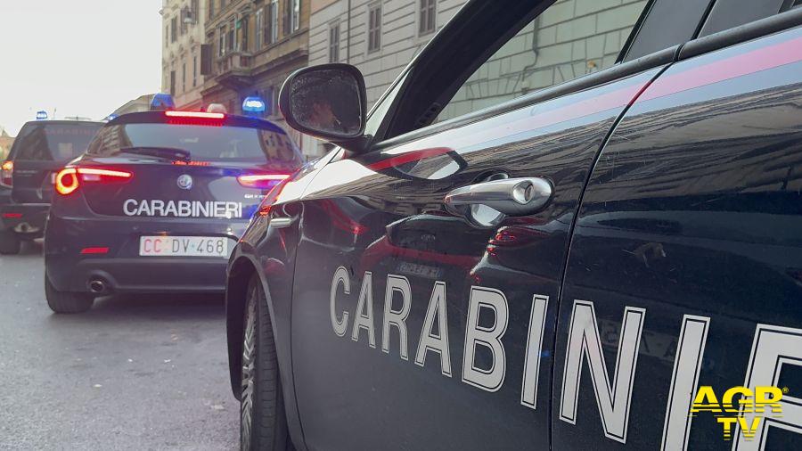 Carabinieri intervenuti piazza Dante Carabinieri intervenuti piazza Dante