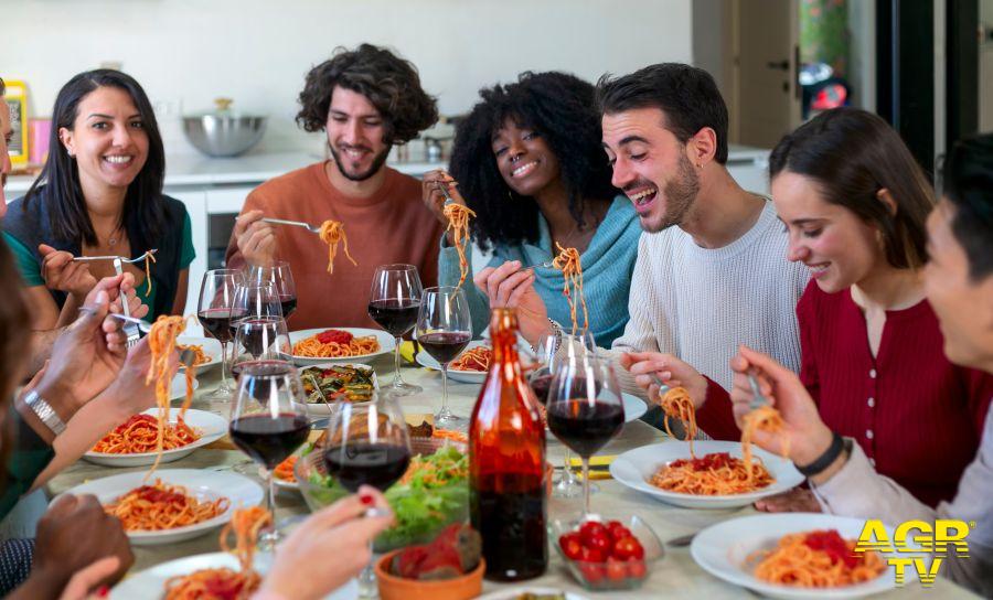 pasta e socializzazione foto da comunicato stampa pasta e socializzazione foto da comunicato stampa
