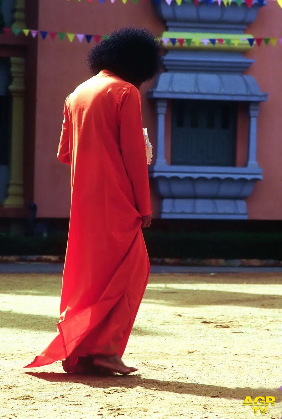 Sri Sathya Sai Baba - Darshan - ph by Gabriella Campomizzi Sri Sathya Sai Baba - Darshan - ph by Gabriella Campomizzi