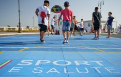 Ostia, sul lungomare Spazi Civici Tour 2025, un sabato di sport, musica e sorrisi