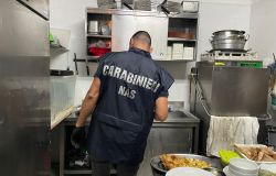 Carabinieri controlli NAS attività commereciali