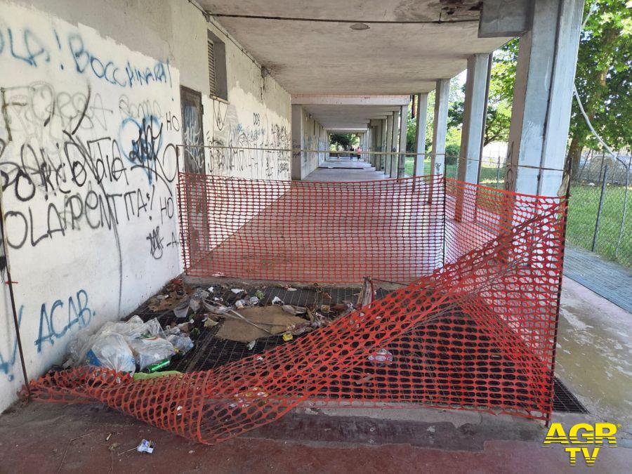Ater complesso edilizio Ostia situazione garage Ater complesso edilizio Ostia situazione garage