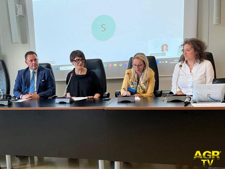 Luca Marrelli, Paola Luoni, Elisa Costantini e Giulia Caffarelli. Luca Marrelli, Paola Luoni, Elisa Costantini e Giulia Caffarelli.