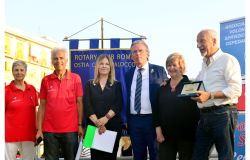La premiazione del X Municipio la targa al presidente Mario Falconi