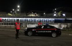 Monterotondo, mala movida nel mirino, in manette pusher 21enne e 5 denunciati, sanzioni per vendita alcolici a minori