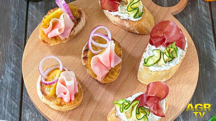 Pinchos con_Bresaola della Valtellina IGP e Prosciutto Cotto Pinchos con_Bresaola della Valtellina IGP e Prosciutto Cotto