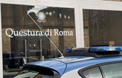 Roma, rubano uno zaino ad un turista che stava entrando nei musei vaticani, intercettati dai Falchi della Polizia, due arresti