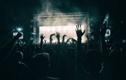 SuperAurora festival, caos e parcheggi selvaggi a Castelfusano, il presidente Falconi: eventi si, ma nel rispetto delle regole