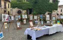 Il Palietto d’Estate di Ostia Antica si è trasformato in un palcoscenico d’eccezione per l’arte e la creatività grazie agli artisti del corso di arti visive UNI3