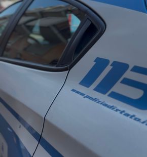 Roma, evaso dai domiciliari per trovare un faro alla sua auto, smontava pezzi di ricambio di auto in sosta, arrestato 39enne