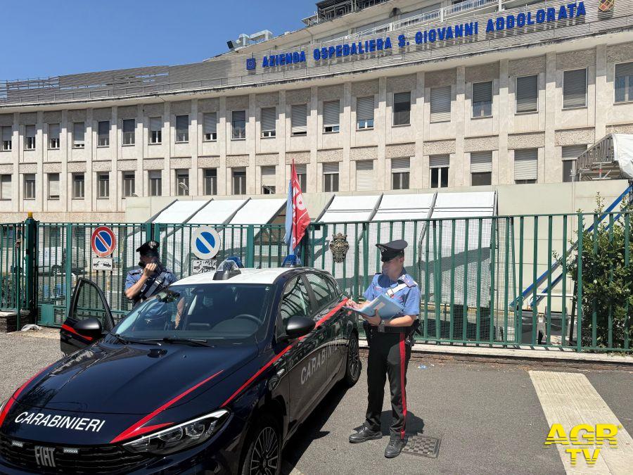 Carabinieri intervento ospedale San Giovanni Carabinieri intervento ospedale San Giovanni