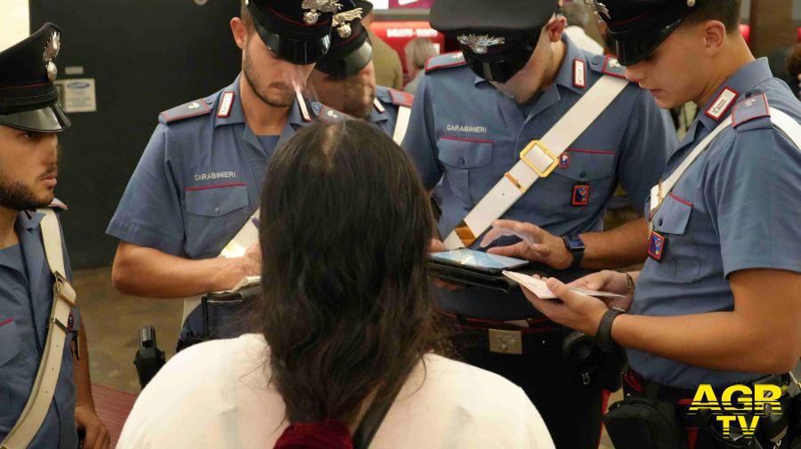 Carabinieri arresti per borseggi Carabinieri arresti per borseggi