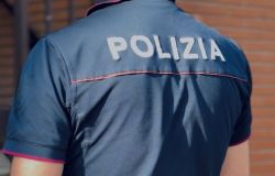 Roma, era intervenuto per difendere una famiglia da due parcheggiatori abusivi e viene picchiato selvaggiamente, un arresto