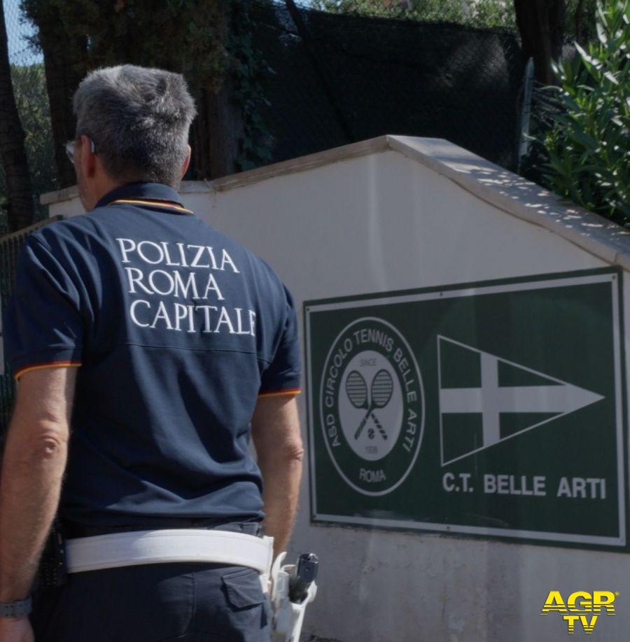 Circolo Belle Arti la polizia locale esegue lo sgombero del concessionario Circolo Belle Arti la polizia locale esegue lo sgombero del concessionario