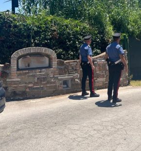 Roma Torpignattara, si introducono in un centro sportivo, bevendo alcolici e facendo un bagno in piscina, denunciati 7 giovani