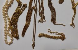 Polizia Frascati monili d'oro rubati