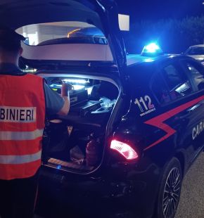 Roma, non si ferma all'alt e si rifiuta di sottoporsi al test-alcolemico, denunciato 25enne russo