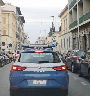 Firenze, aggressione in piazza Vittorio Veneto: la Polizia di Stato di Firenze arresta il presunto rapinatore