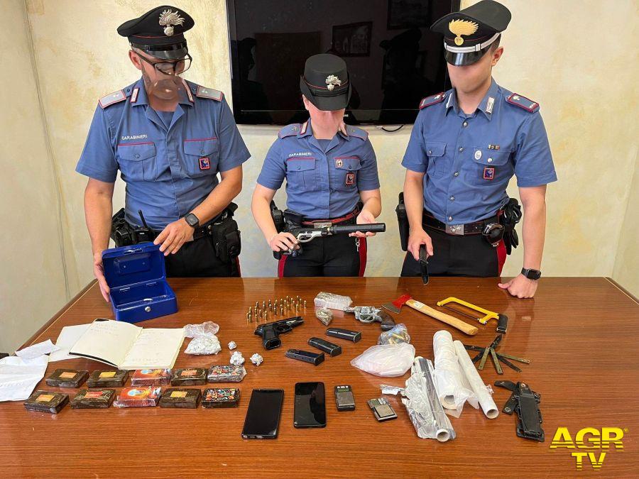 Carabinieri Ostia le armi e la droga sequestrata