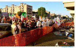 La manifestazione in via delle Azzorre ph credit Pino Rampolla