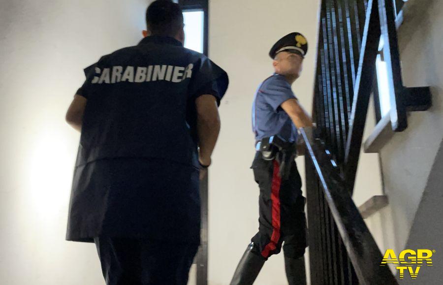 Carabinieri eseguono gli arresti Carabinieri eseguono gli arresti