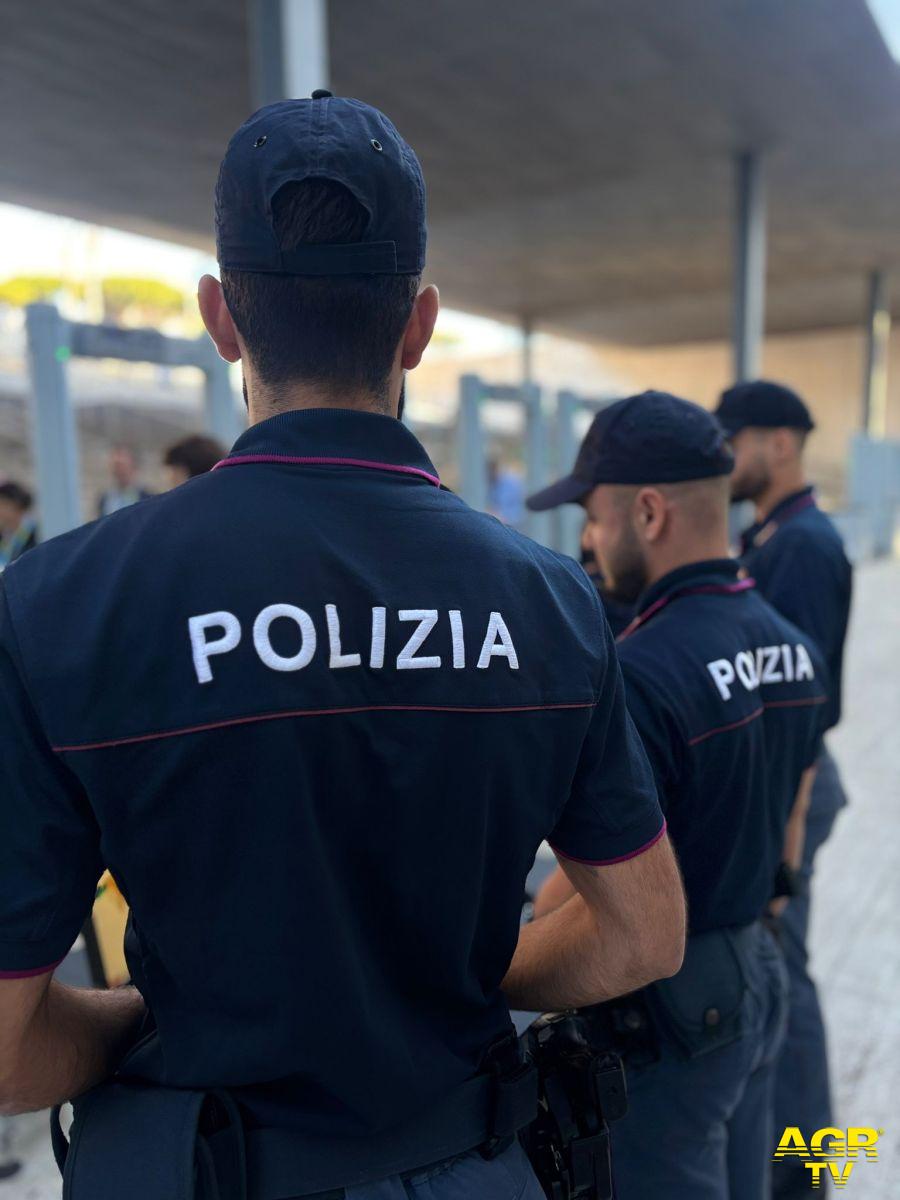 Polizia presa borseggiatrice a Santa Maria Maggiore Polizia presa borseggiatrice a Santa Maria Maggiore