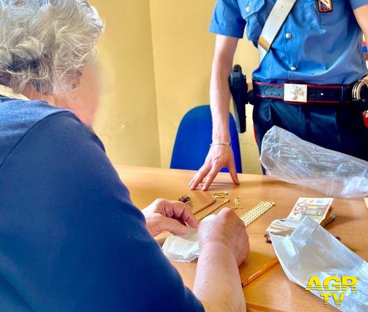 Napoli, truffe agli anziani con il finto avvocato: tre arresti a Ponticelli. Sequestrati contanti e gioielli