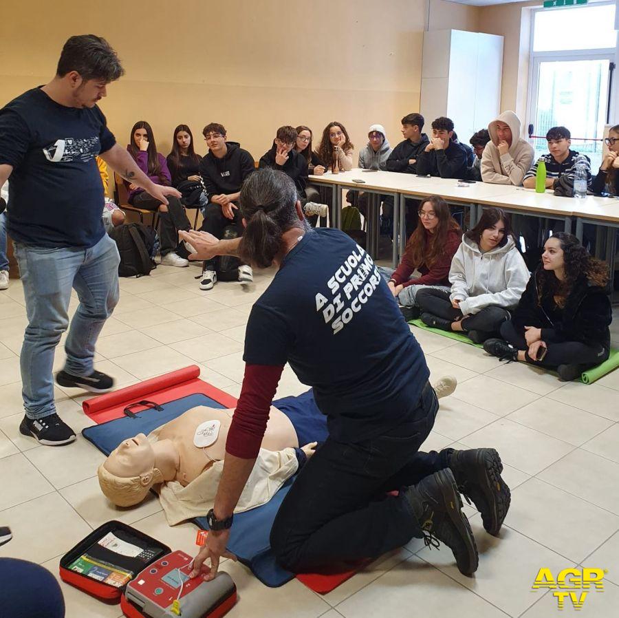 In Sardegna oltre 10.000 studenti e 1.100 docenti formati al primo soccorso nelle scuole In Sardegna oltre 10.000 studenti e 1.100 docenti formati al primo soccorso nelle scuole