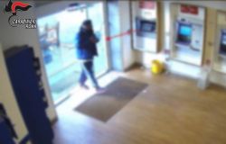Carabinieri un prelievo al bancomat