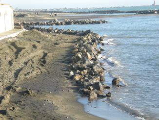 Lazio, difesa della costa dall'erosione