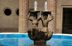 Ostia, torna a splendere la Fontana delle Sirene dell'Ufficio Postale Centrale