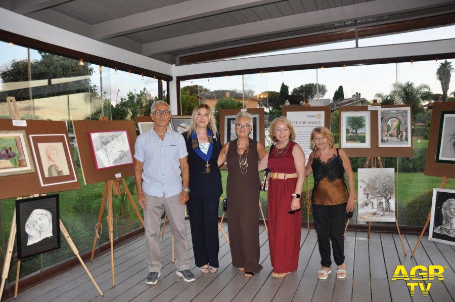 Mostra di opere artistiche - Nella Foto: Andrea Bambace, Donatella Carriera - Presidente Rotary Club Roma Ostia Casalpalocco, Anna Maria Ieva, Monica Fusai, Anna Maria Marcaccio Mostra di opere artistiche - Nella Foto: Andrea Bambace, Donatella Carriera - Presidente Rotary Club Roma Ostia Casalpalocco, Anna Maria Ieva, Monica Fusai, Anna Maria Marcaccio