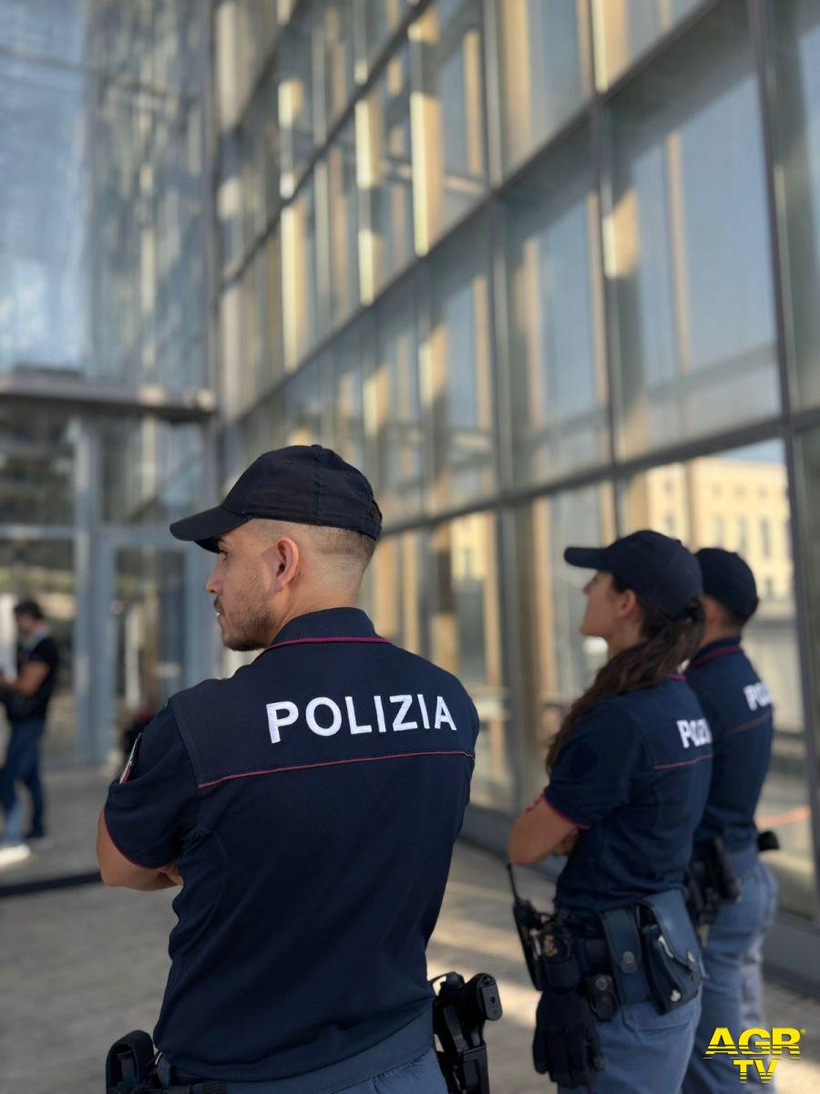 Polizia la squadra di agenti in servizio a Termini Polizia la squadra di agenti in servizio a Termini