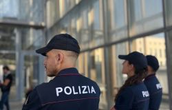 Roma Termini, arrestati in fragranza due ladri  per il furto dello zaino di un americano