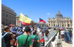 Giubileo dei Giovani, i giovani pellegrini invadono piazza San Pietro