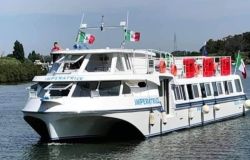 Ostia, cultura ed arte, escursioni in battello sul fiume e sul mare