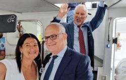 Il sindaco Gualtieri a bordo dell'Imperatrice con il presidenete del X Municipio Falconi foto archivio AGR