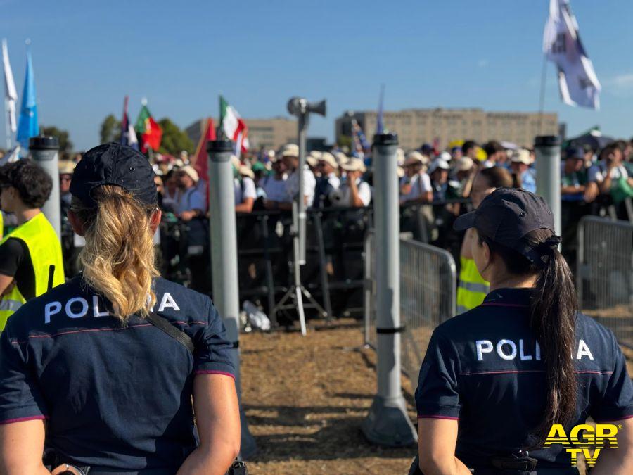 Polizia i controlli ai varchi a Tor Vergata