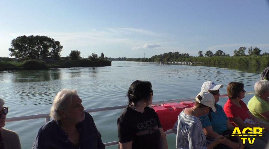 foce del Tevere, un ambiente ricco di storia, natura e suggestione: dalla circumnavigazione dell’isolotto alla visita dell’Idroscalo foce del Tevere, un ambiente ricco di storia, natura e suggestione: dalla circumnavigazione dell’isolotto alla visita dell’Idroscalo