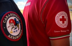 proteggere, soccorrere e servire la popolazione