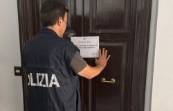 Roma, Esquilino: B&B trasformato in affittacamere abusivo. Scattano i sigilli della Polizia di Stato