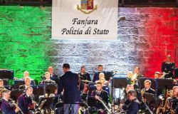 Musica e legalità: la Fanfara della Polizia di Stato incanta il Castello di Santa Severa