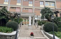 Eseguito con successo intervento innovativo di embolizzazione arteriosa articolare all’Ospedale Regina Apostolorum